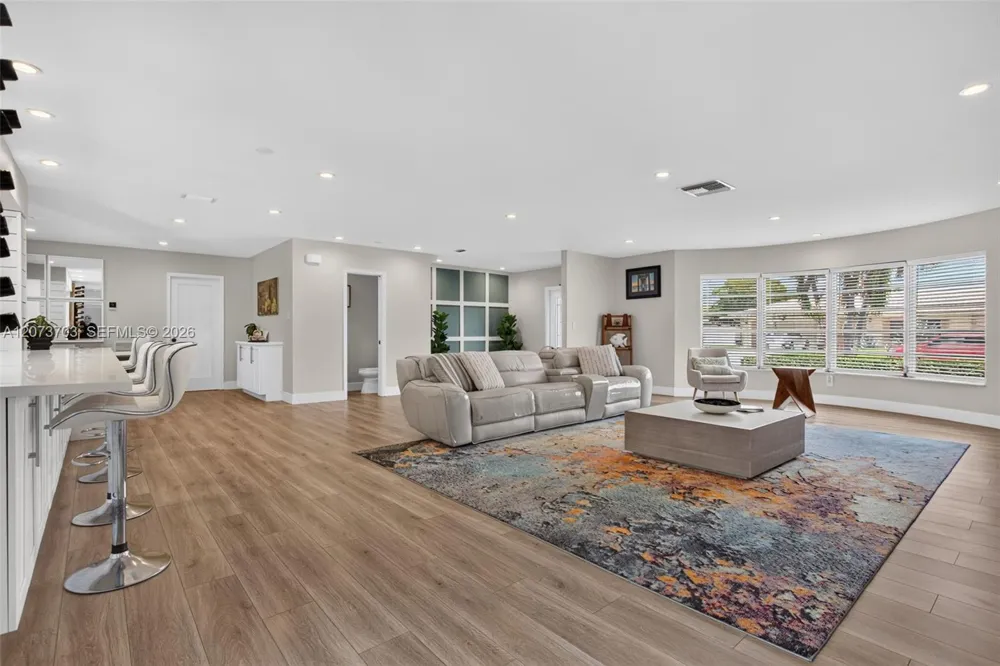 3200 NW 114th Ter Coral Springs, FL 33065