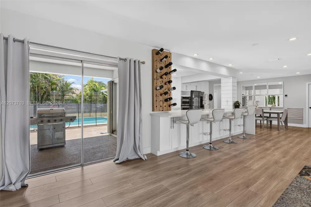 3200 NW 114th Ter Coral Springs, FL 33065