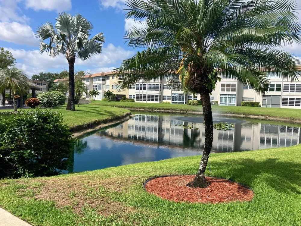 4800 NW 35th St #607 Lauderdale Lakes, FL 33319