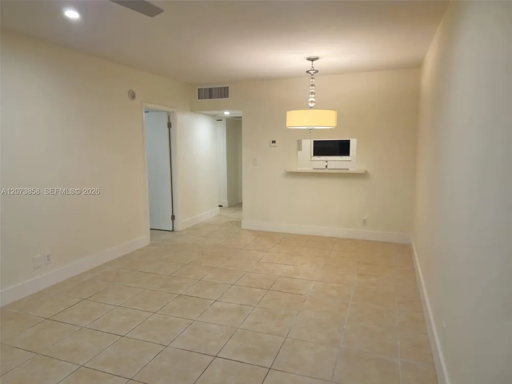 4800 NW 35th St #607 Lauderdale Lakes, FL 33319