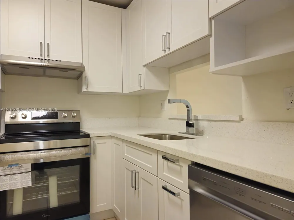 4800 NW 35th St #607 Lauderdale Lakes, FL 33319