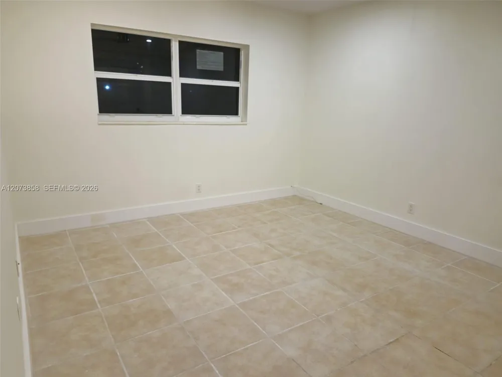 4800 NW 35th St #607 Lauderdale Lakes, FL 33319