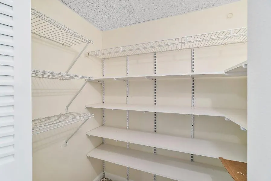 400 VILLAGE GREEN CIRCLE W #102 Palm Springs, FL 33461