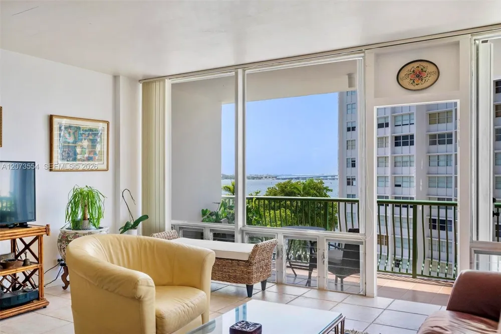 1408 Brickell Bay Dr #706 Miami, FL 33131