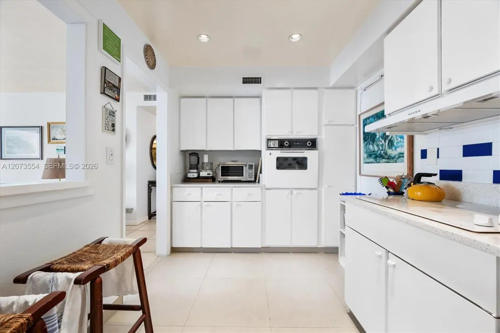 1408 Brickell Bay Dr #706 Miami, FL 33131