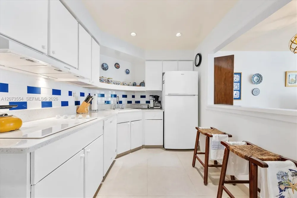 1408 Brickell Bay Dr #706 Miami, FL 33131