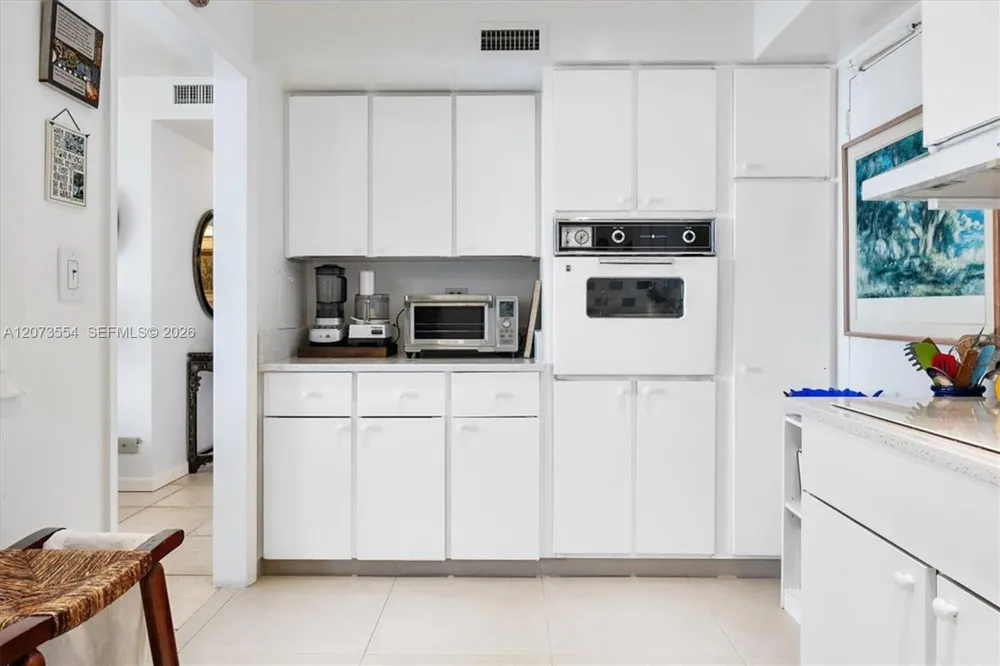 1408 Brickell Bay Dr #706 Miami, FL 33131