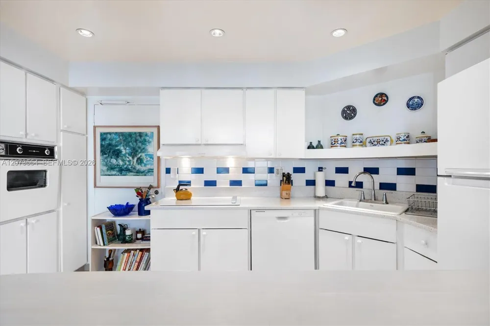 1408 Brickell Bay Dr #706 Miami, FL 33131