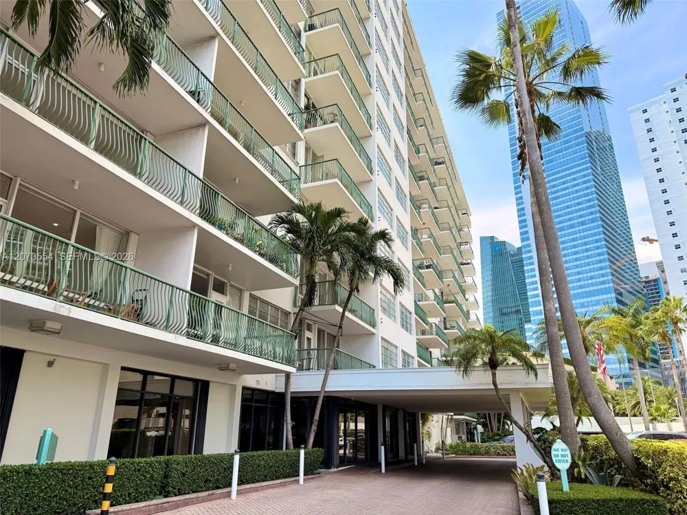 1408 Brickell Bay Dr #706 Miami, FL 33131