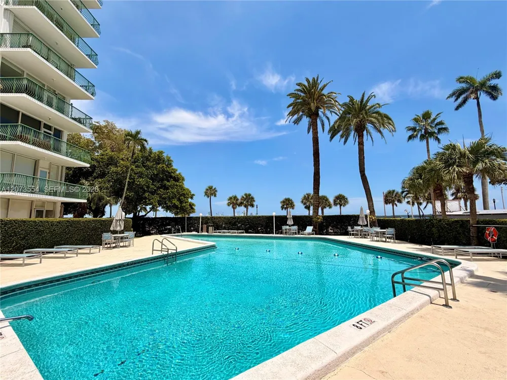 1408 Brickell Bay Dr #706 Miami, FL 33131