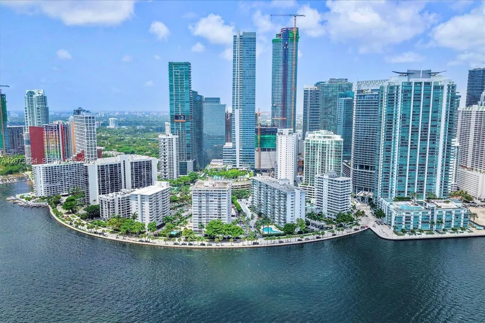 1408 Brickell Bay Dr #706 Miami, FL 33131