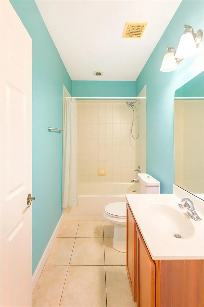2303 CENTER STONE LANE Riviera Beach, FL 33404