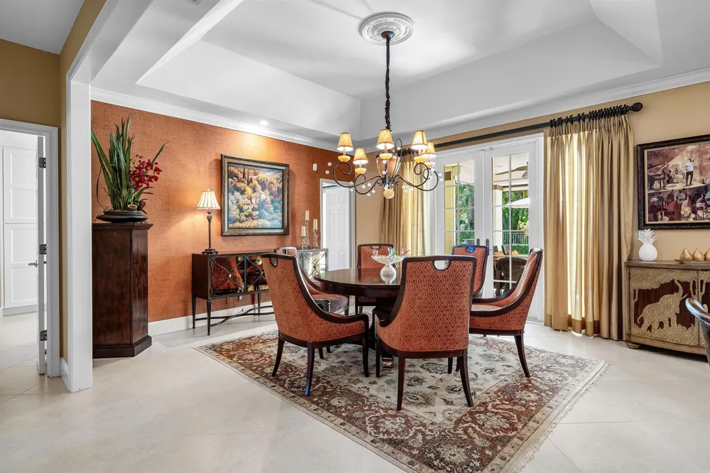 586 Country Club Drive Atlantis, FL 33462