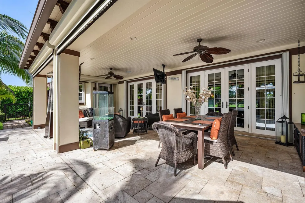 586 Country Club Drive Atlantis, FL 33462