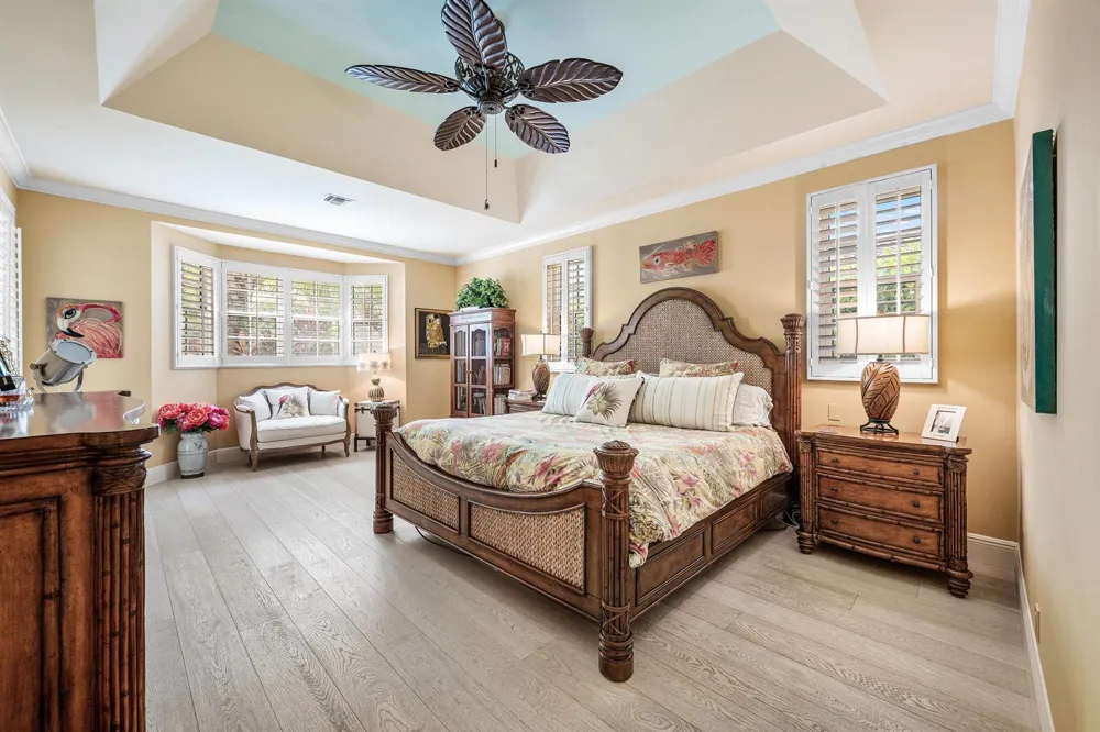 586 Country Club Drive Atlantis, FL 33462