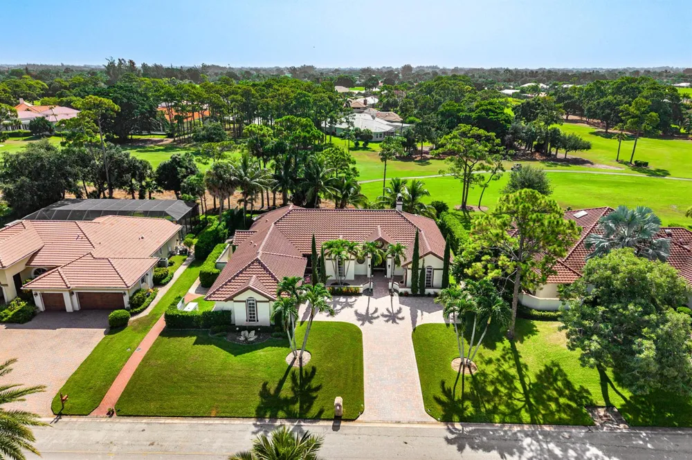 586 Country Club Drive Atlantis, FL 33462