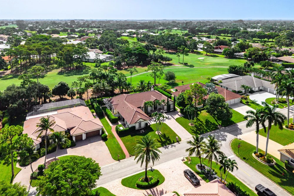 586 Country Club Drive Atlantis, FL 33462
