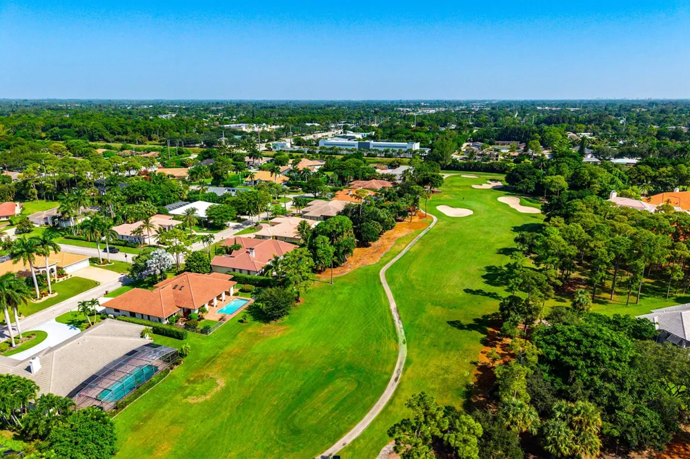 586 Country Club Drive Atlantis, FL 33462
