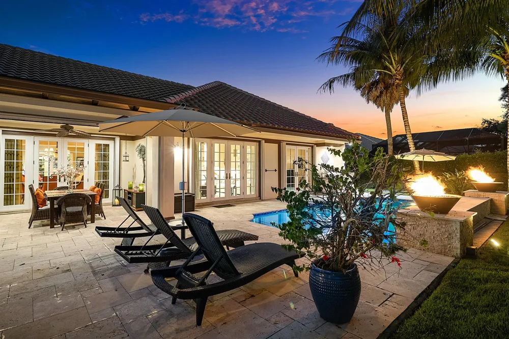 586 Country Club Drive Atlantis, FL 33462