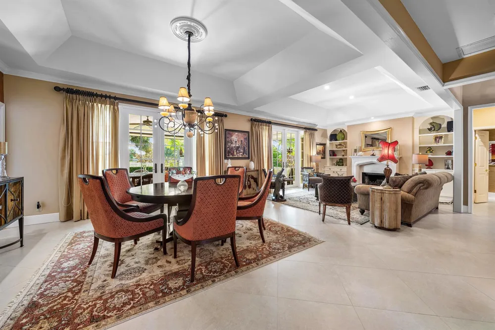 586 Country Club Drive Atlantis, FL 33462