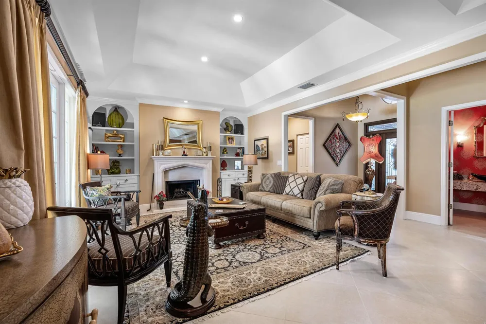 586 Country Club Drive Atlantis, FL 33462