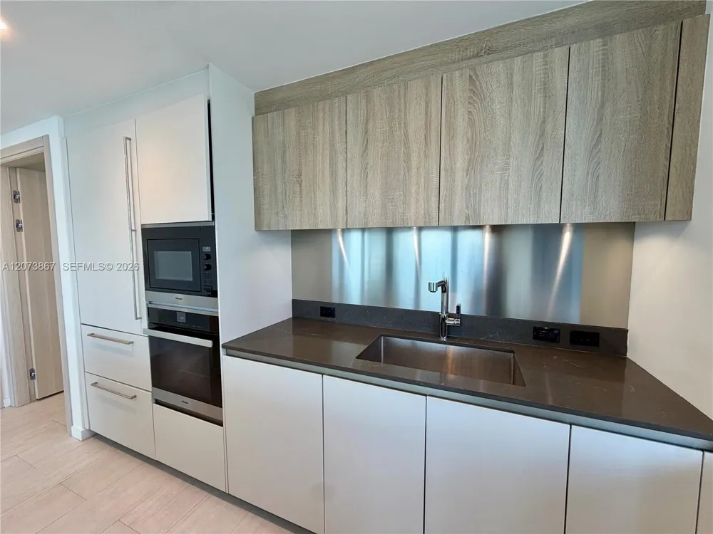 1000 Brickell Plz #4301 Miami, FL 33131
