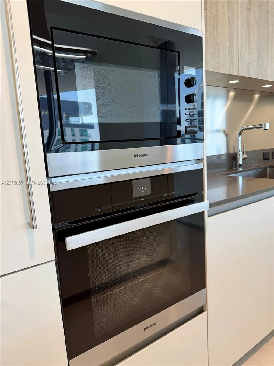 1000 Brickell Plz #4301 Miami, FL 33131