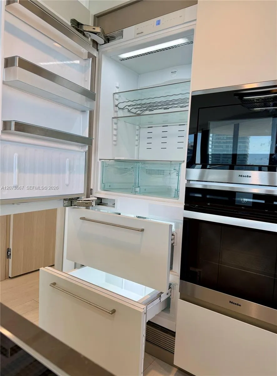 1000 Brickell Plz #4301 Miami, FL 33131