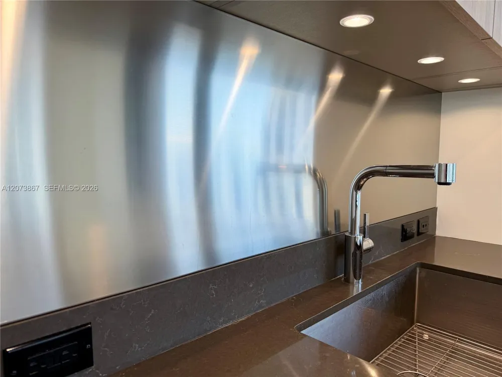 1000 Brickell Plz #4301 Miami, FL 33131
