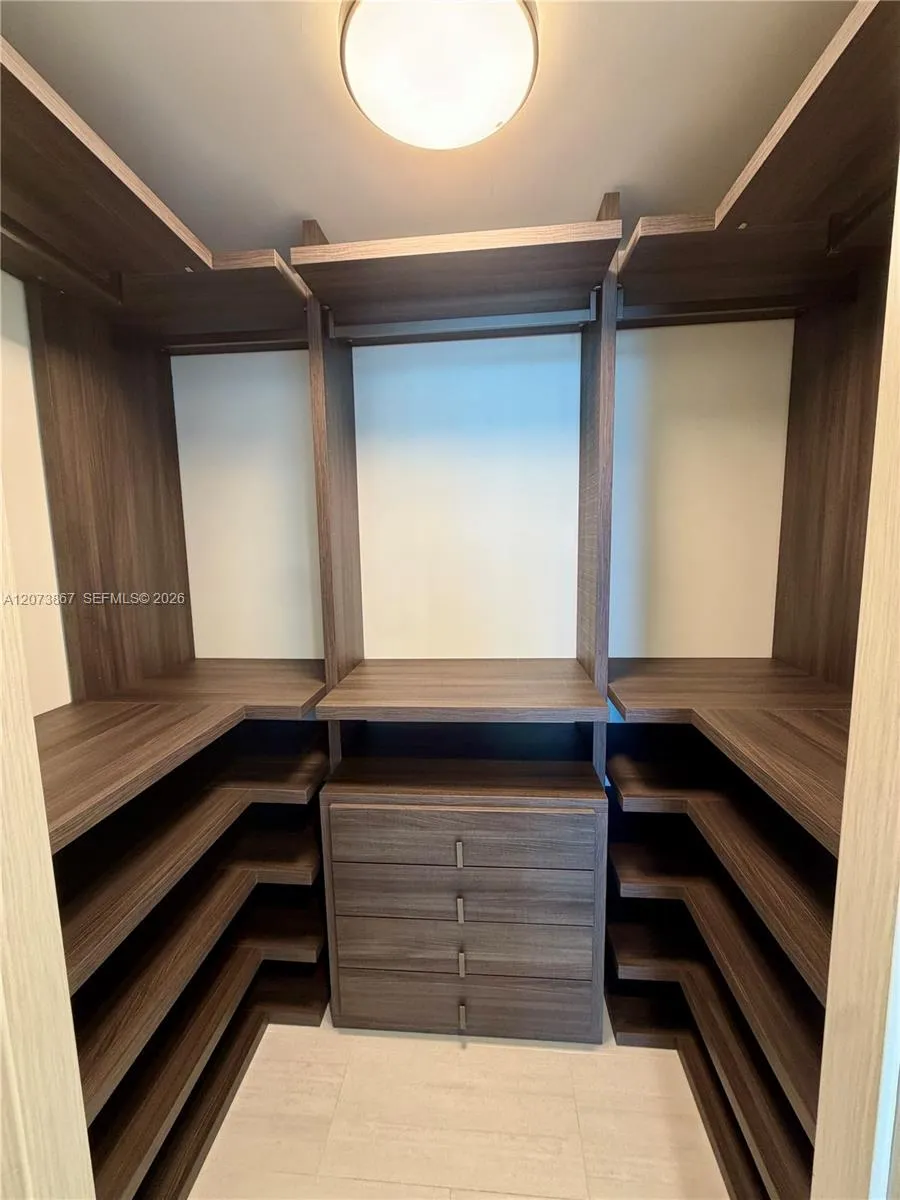1000 Brickell Plz #4301 Miami, FL 33131