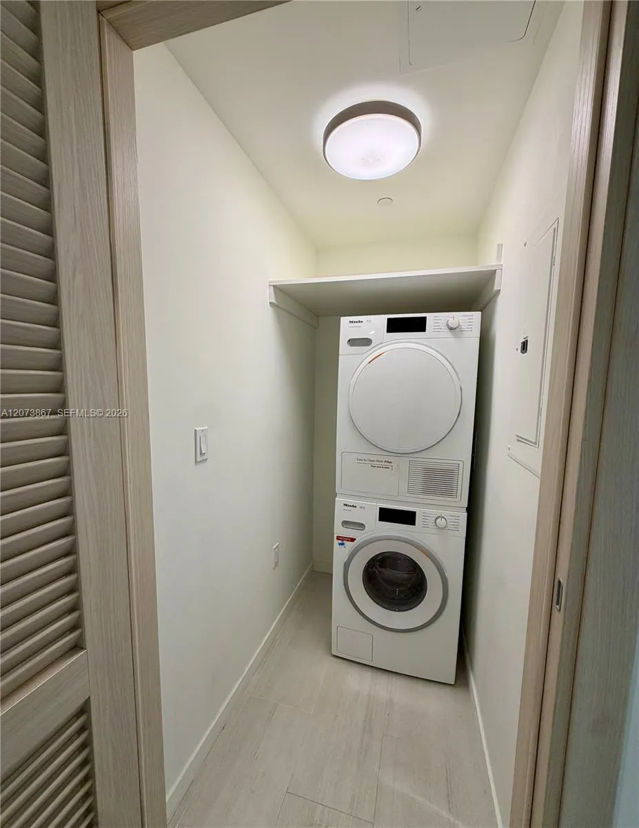 1000 Brickell Plz #4301 Miami, FL 33131