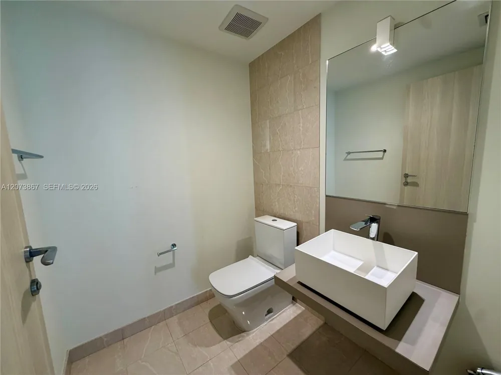 1000 Brickell Plz #4301 Miami, FL 33131