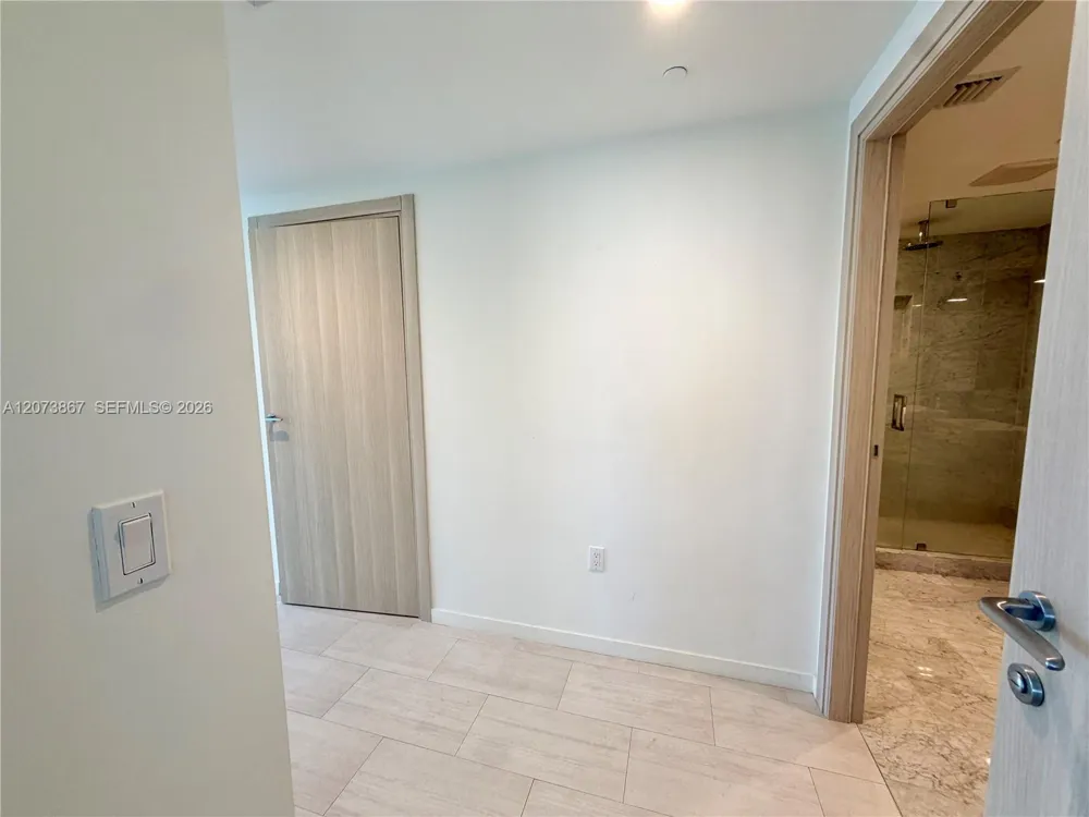 1000 Brickell Plz #4301 Miami, FL 33131