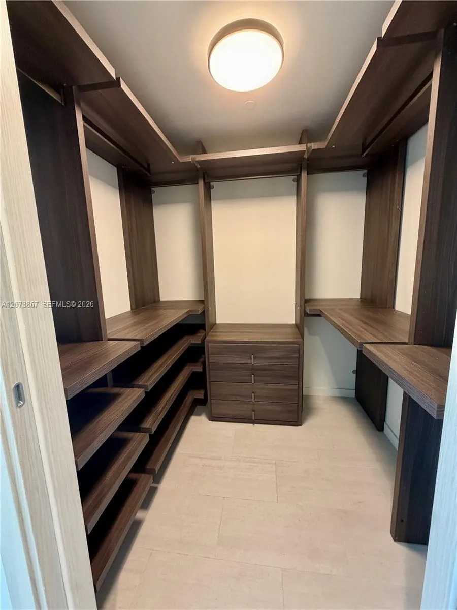 1000 Brickell Plz #4301 Miami, FL 33131