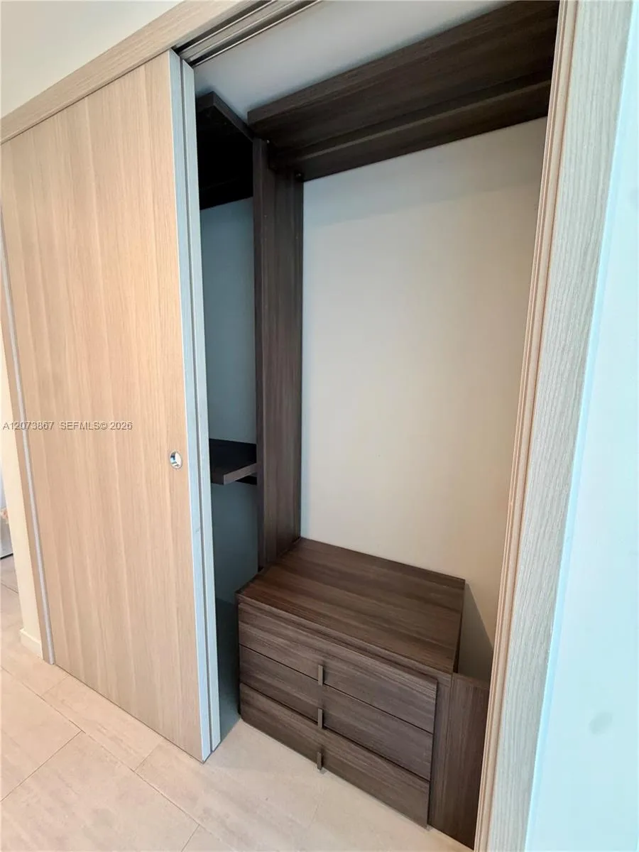1000 Brickell Plz #4301 Miami, FL 33131