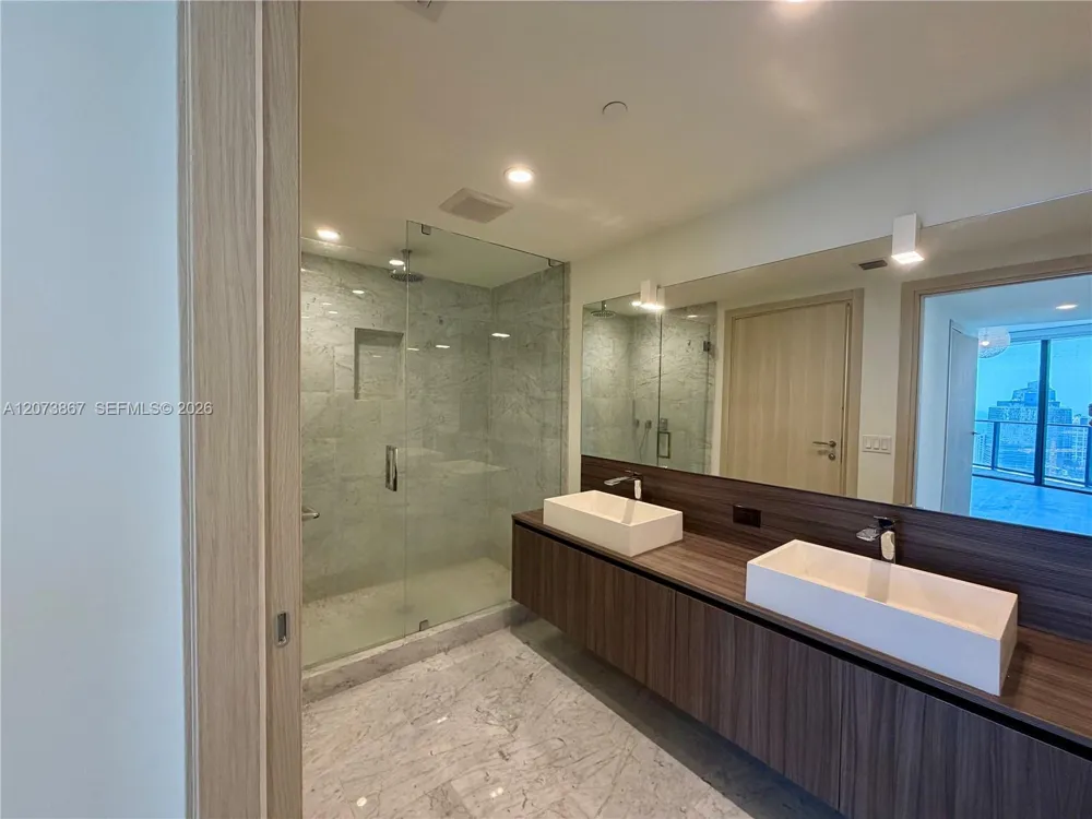 1000 Brickell Plz #4301 Miami, FL 33131