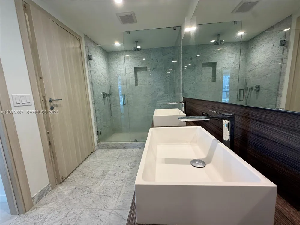 1000 Brickell Plz #4301 Miami, FL 33131