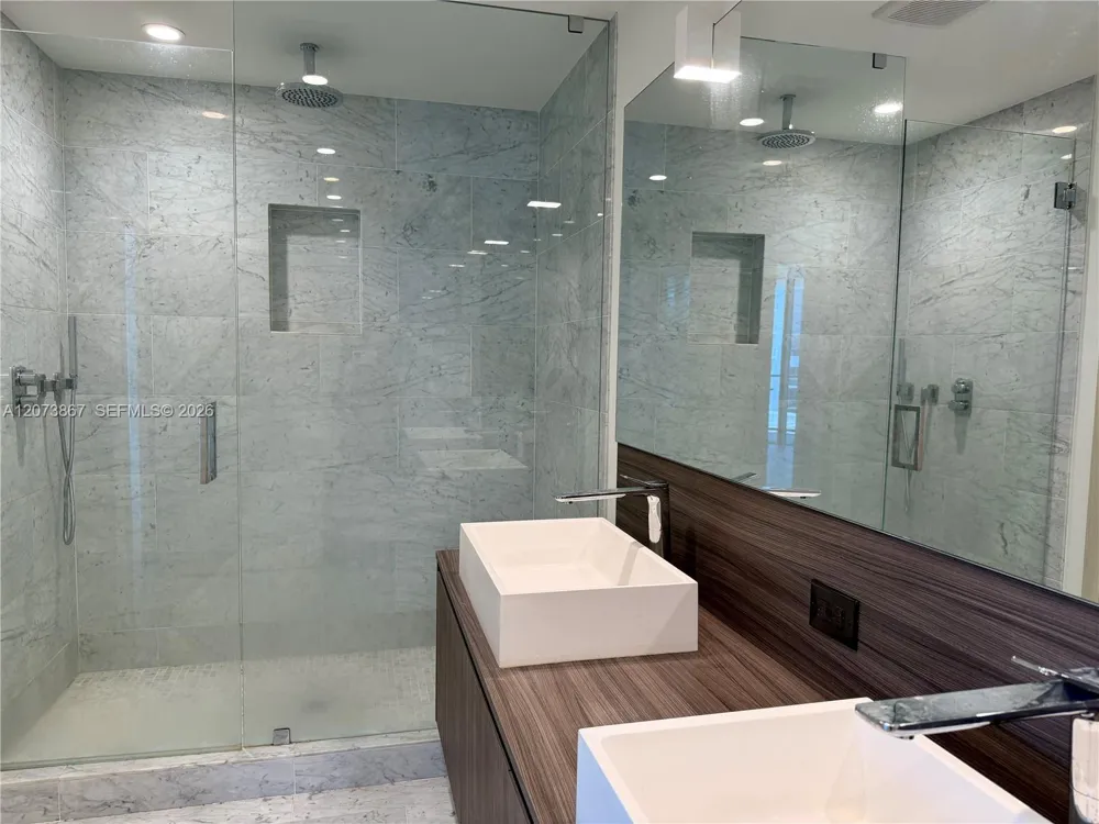 1000 Brickell Plz #4301 Miami, FL 33131