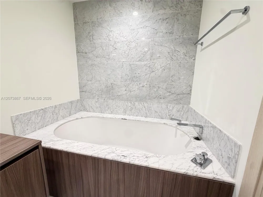 1000 Brickell Plz #4301 Miami, FL 33131