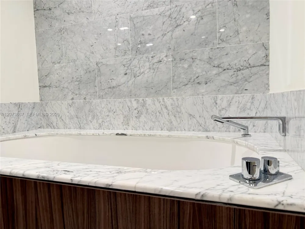 1000 Brickell Plz #4301 Miami, FL 33131