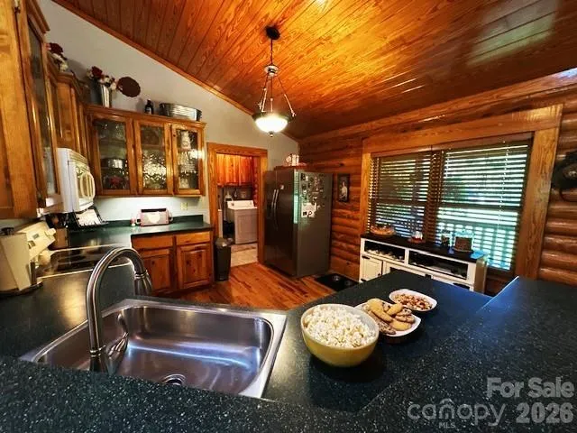 45 Reedy Creek Court Hendersonville, NC 28792