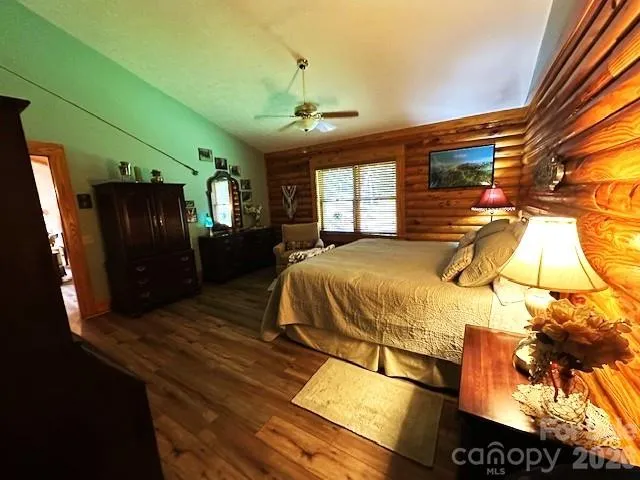 45 Reedy Creek Court Hendersonville, NC 28792
