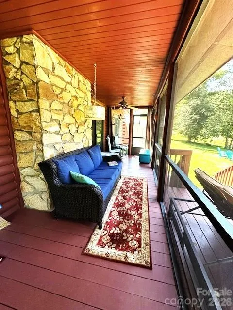 45 Reedy Creek Court Hendersonville, NC 28792