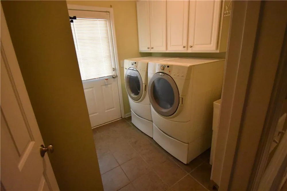 1002 Thornborough Drive Alpharetta, GA 30004