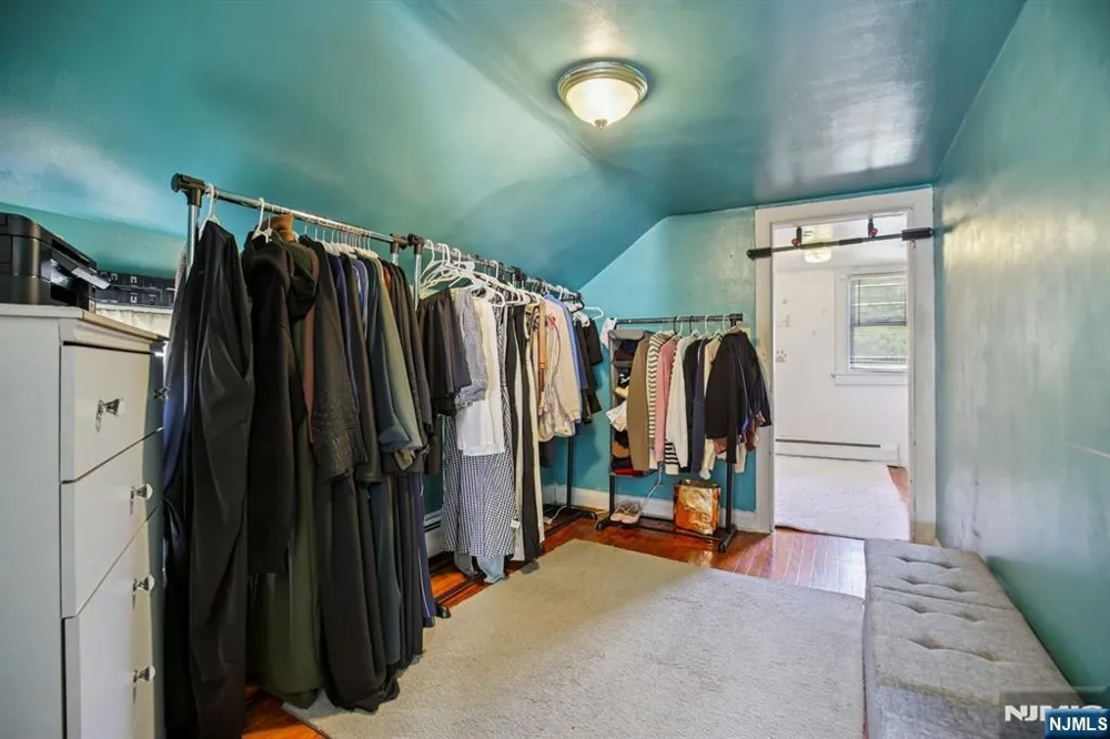 369 Queens Court Ridgewood, NJ 07450