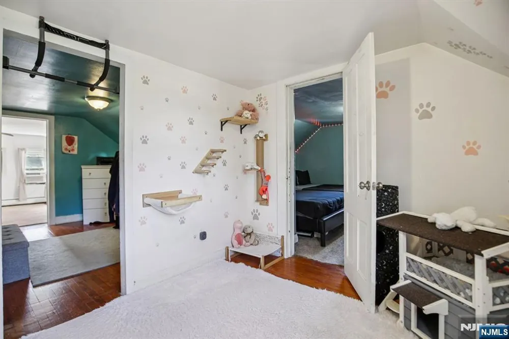 369 Queens Court Ridgewood, NJ 07450