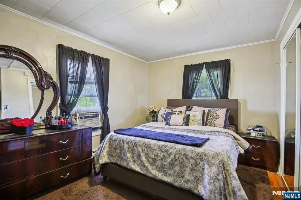 369 Queens Court Ridgewood, NJ 07450