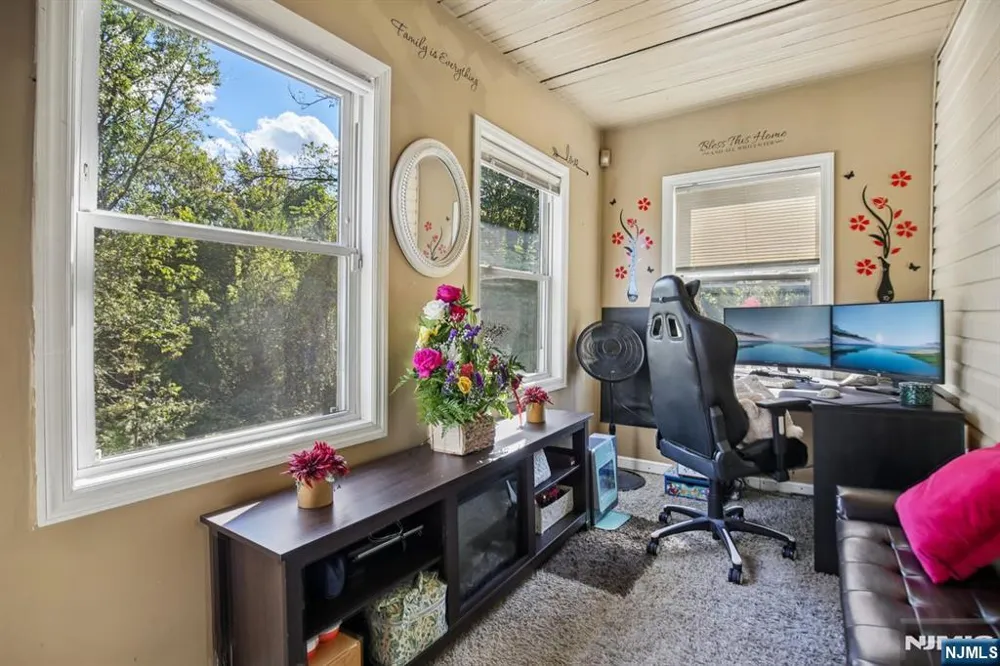 369 Queens Court Ridgewood, NJ 07450