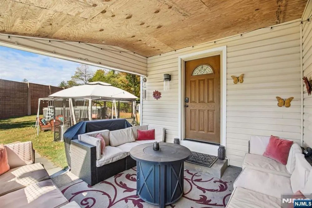 369 Queens Court Ridgewood, NJ 07450