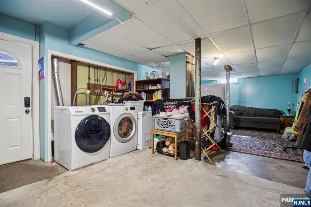 369 Queens Court Ridgewood, NJ 07450